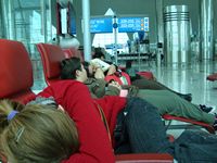Brosse fatigue à l'aéroport/photo ambassadeur