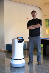 Steve Cousins, fondateur de SaviOke et le robot SaviOne