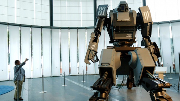Kuratas-the-giant-robot-001