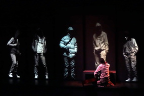 Même les chevaliers tombent dans l'oubli de Gustave Akakpo, mise en scène Matthieu Roy, collaboration artistique Johanna Silberstein - Scénographie Gaspard Pinta - Lumière Manuel Desfeux - Son Mathilde Billaud - Vidéo Nicolas Comte- Costumes Noémie Edel - Assistanat à la mise en scène Marion Lévêque Avec Gisèle Adandedjan, Charlotte van Bervesseles, Carlos Dosseh et la participation de Claire Aveline, Chapelle des Pénitents blancs, Avignon Emile Zeizig, www.mascarille.com