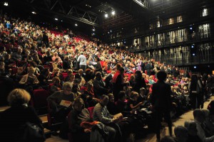 Spectateurs dans la grande salle de Chaillot., E. Zeizig, www.mascarille.com